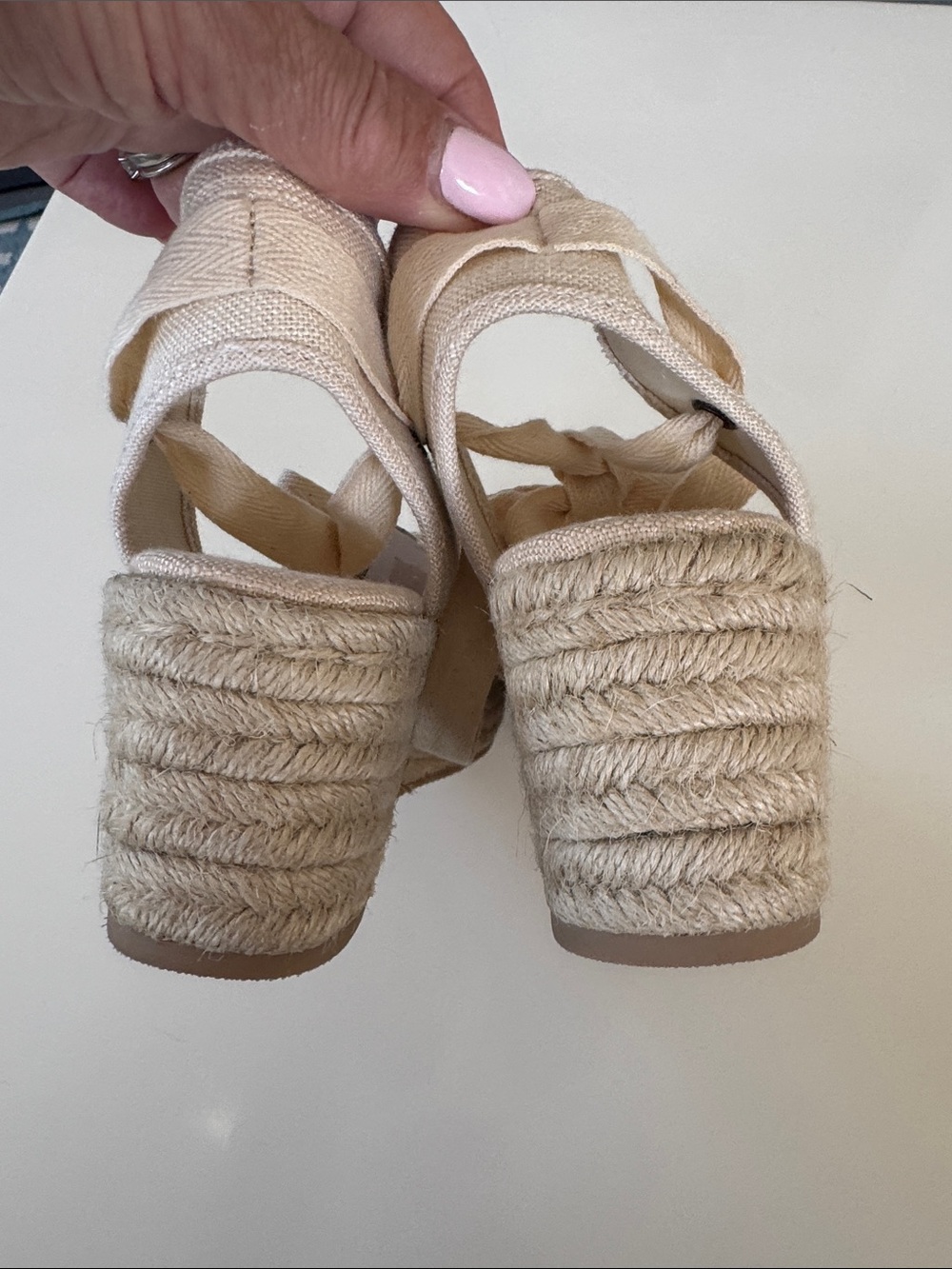 SOLUDOS wedge sandal (approx 2.5” wedge size 7 - Picture 3 of 9